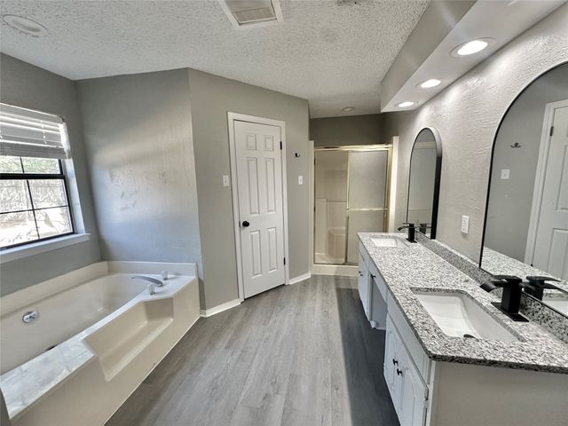 212 W Oaks Circle, Sulphur Springs, TX 75482