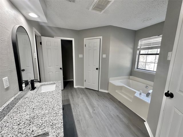 212 W Oaks Circle, Sulphur Springs, TX 75482