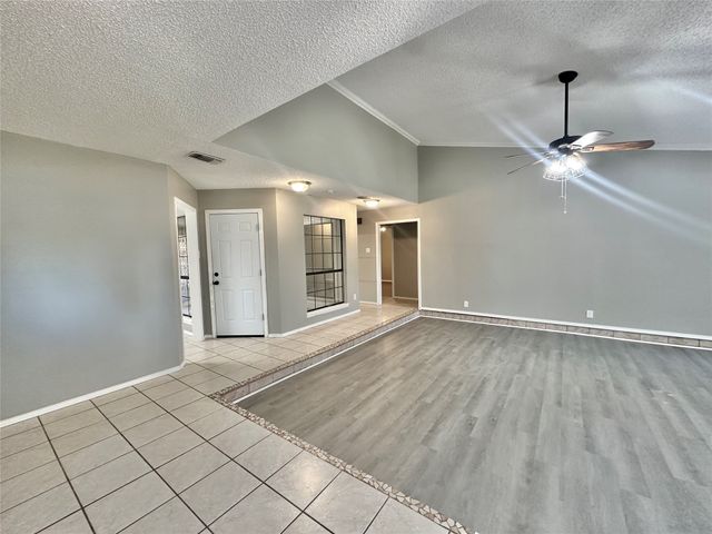 212 W Oaks Circle, Sulphur Springs, TX 75482