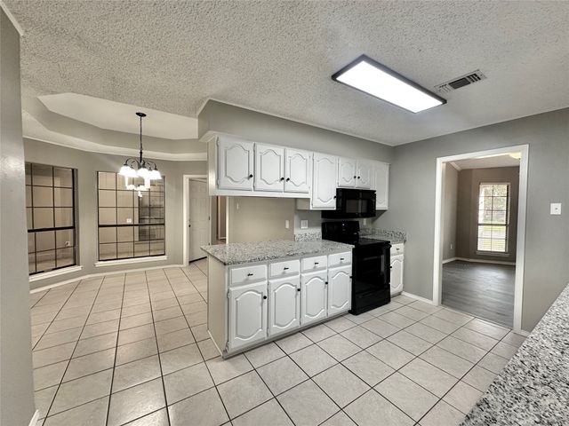 212 W Oaks Circle, Sulphur Springs, TX 75482