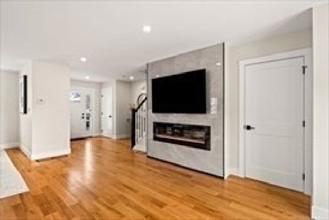 35 Neillian Way 35A, Bedford, MA 01730
