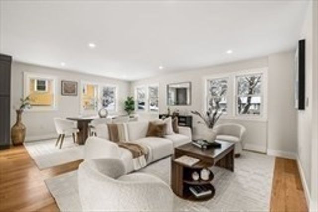 35 Neillian Way 35A, Bedford, MA 01730