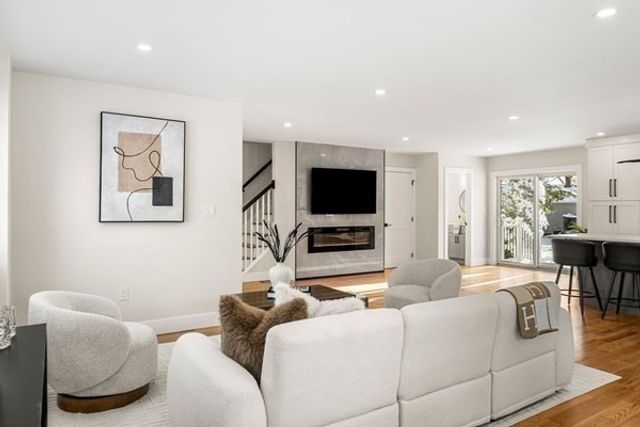 35 Neillian Way 35A, Bedford, MA 01730