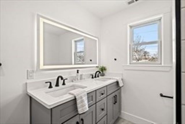 35 Neillian Way 35A, Bedford, MA 01730