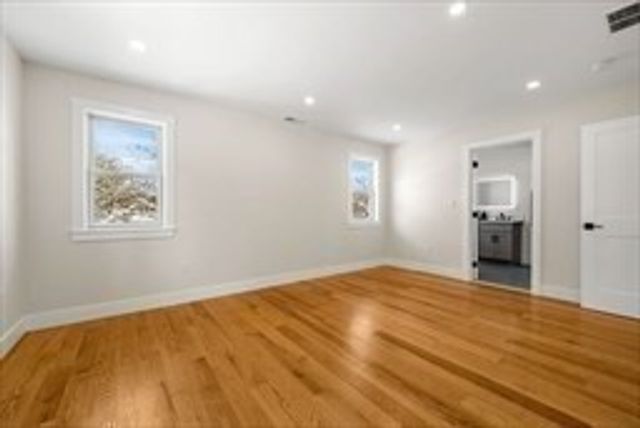 35 Neillian Way 35A, Bedford, MA 01730