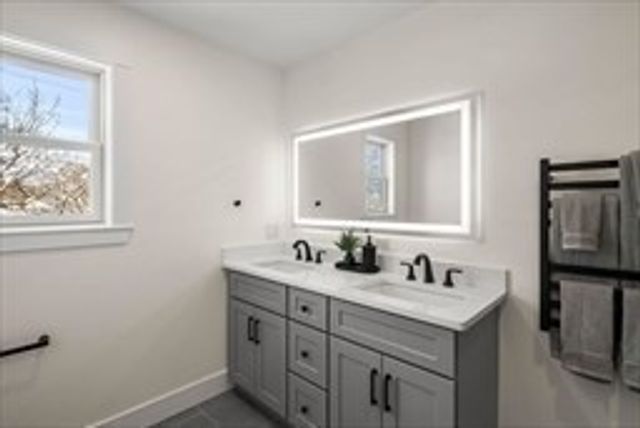 35 Neillian Way 35A, Bedford, MA 01730