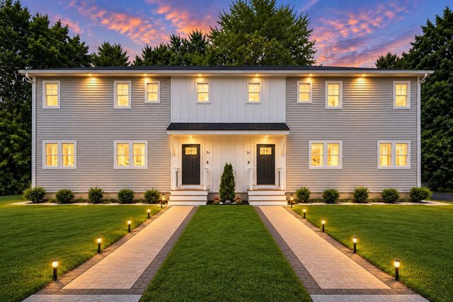 35 Neillian Way 35A, Bedford, MA 01730