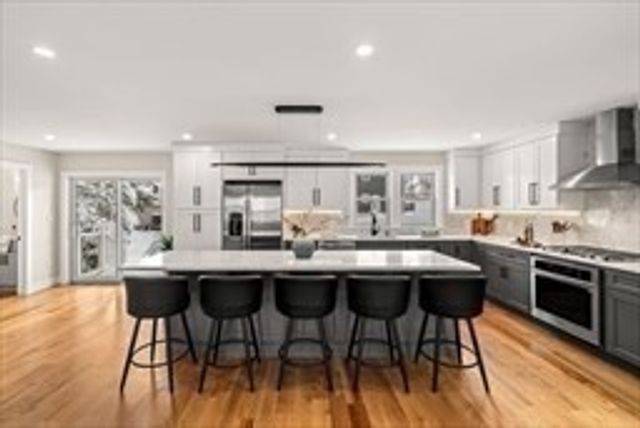 35 Neillian Way 35A, Bedford, MA 01730
