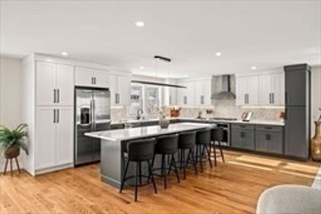 35 Neillian Way 35A, Bedford, MA 01730