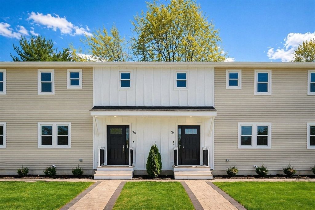 35 Neillian Way 35A, Bedford, MA 01730
