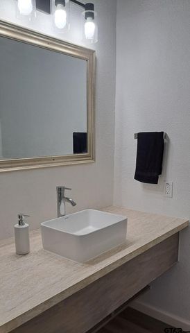 3205 E Carter Blvd, Tyler, TX 75702