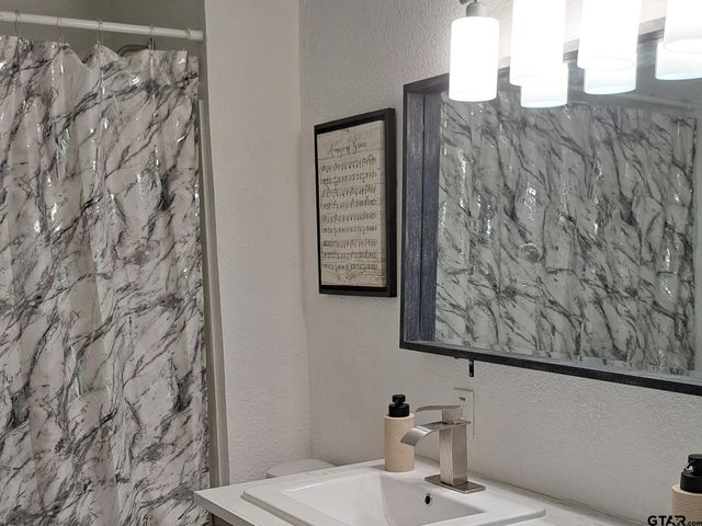 3205 E Carter Blvd, Tyler, TX 75702