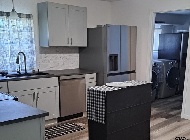 3205 E Carter Blvd, Tyler, TX 75702