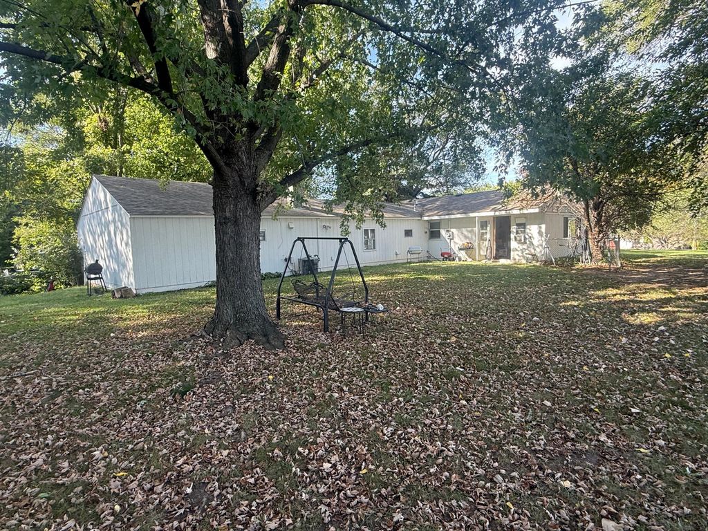 1431 Hadley Avenue N, Oakdale, MN 55128