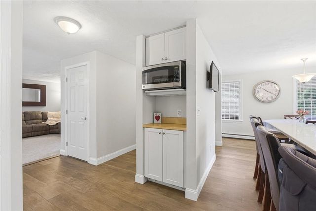 25 Nor'east Ln, Plymouth, MA 02360