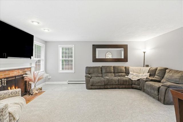 25 Nor'east Ln, Plymouth, MA 02360