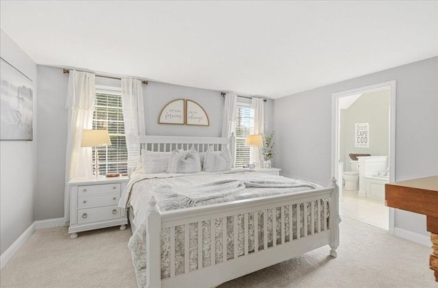 25 Nor'east Ln, Plymouth, MA 02360