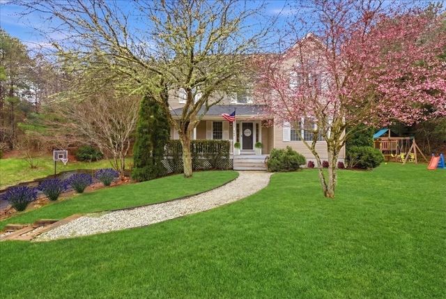 25 Nor'east Ln, Plymouth, MA 02360