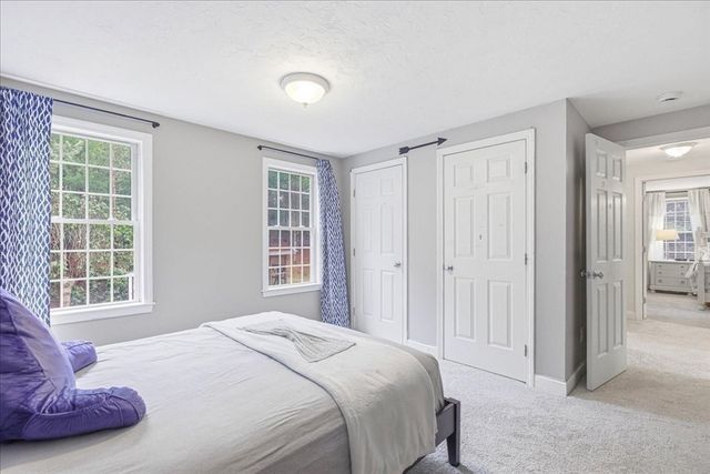 25 Nor'east Ln, Plymouth, MA 02360