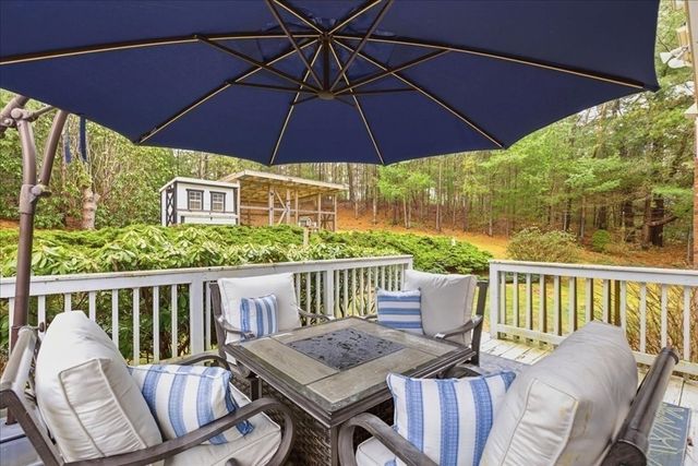 25 Nor'east Ln, Plymouth, MA 02360