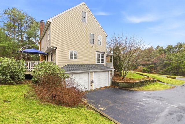 25 Nor'east Ln, Plymouth, MA 02360