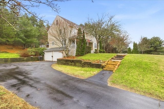 25 Nor'east Ln, Plymouth, MA 02360