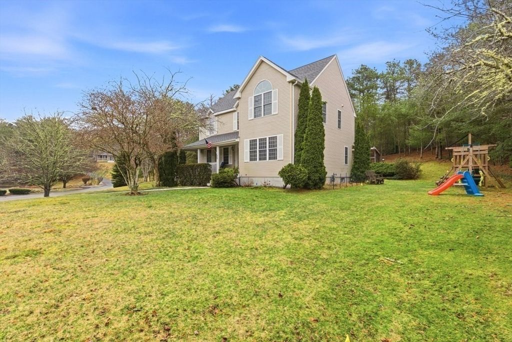 25 Nor'east Ln, Plymouth, MA 02360