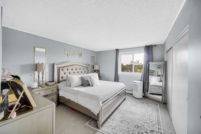 104 boardwalk Street 2E, Elk Grove Village, IL 60007