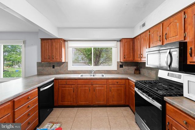 2188 ESBENSHADE RD, York, PA 17408