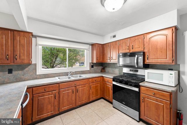 2188 ESBENSHADE RD, York, PA 17408