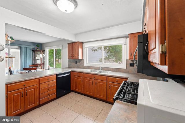 2188 ESBENSHADE RD, York, PA 17408