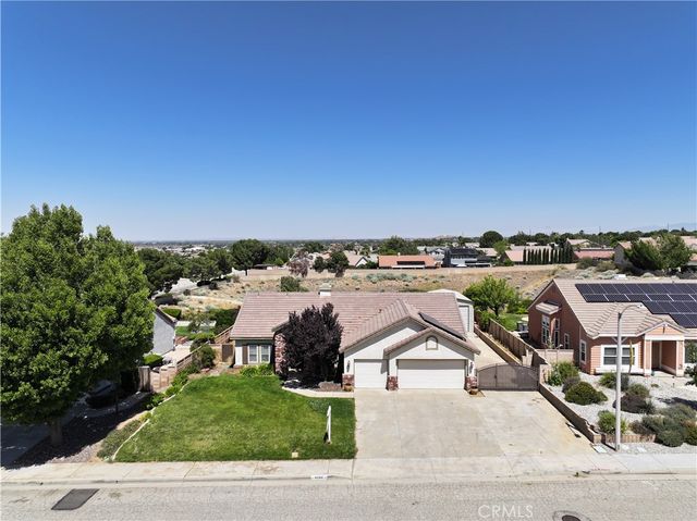 42362 Round Hill, Lancaster, CA 93536