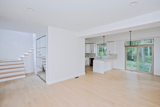 55 Foster Rd, Southwick, MA 01077