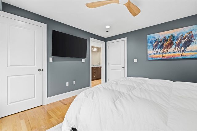 829 Lagrange St 3, Boston, MA 02132