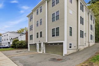829 Lagrange St 3, Boston, MA 02132