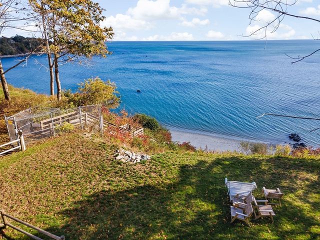 38 Hawley Ave, Plymouth, MA 02360