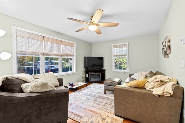 38 Hawley Ave, Plymouth, MA 02360