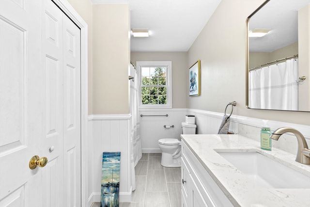 38 Hawley Ave, Plymouth, MA 02360