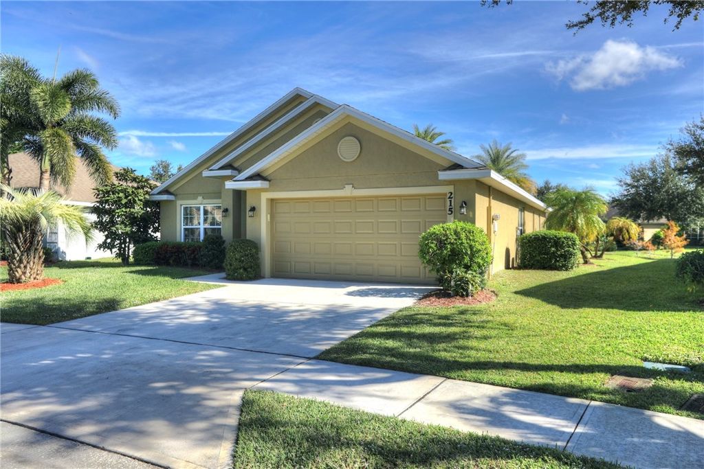 215 Briarcliff Circle, Sebastian, FL 32958