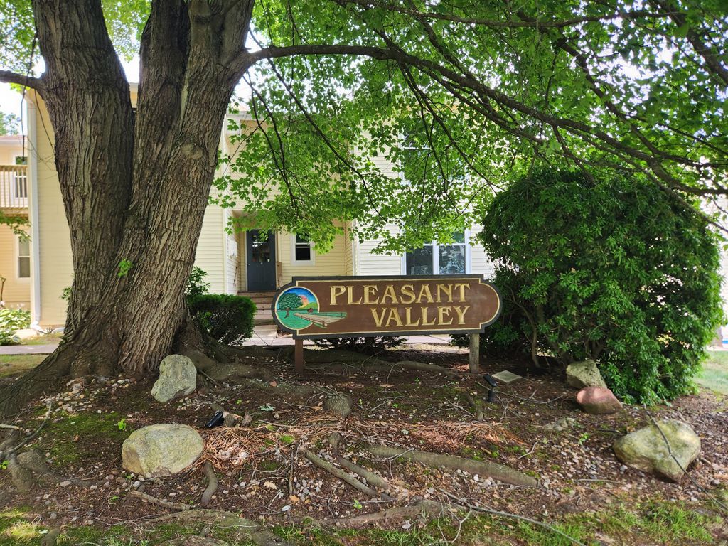 205 Pleasant VLY Condo 205, South Windsor, CT 06074