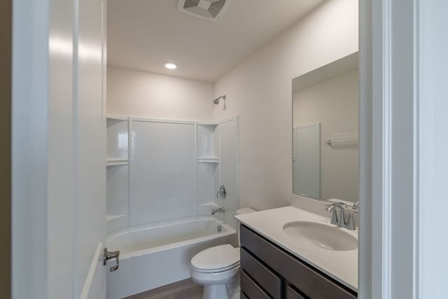 605 Brook Court, Oswego, IL 60543