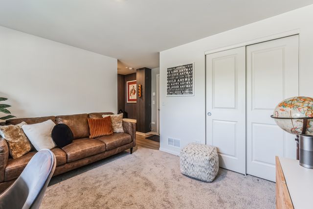 605 Brook Court, Oswego, IL 60543