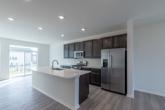 605 Brook Court, Oswego, IL 60543