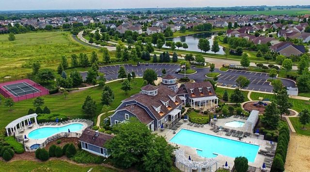 605 Brook Court, Oswego, IL 60543