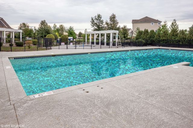 605 Brook Court, Oswego, IL 60543