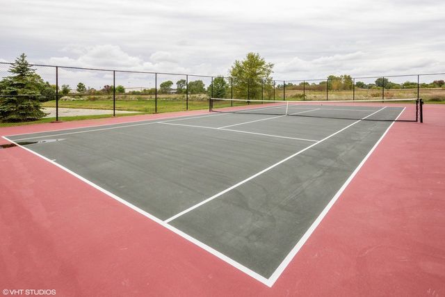 605 Brook Court, Oswego, IL 60543