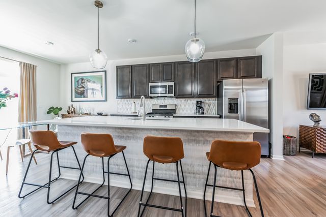 605 Brook Court, Oswego, IL 60543