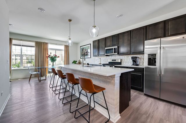 605 Brook Court, Oswego, IL 60543