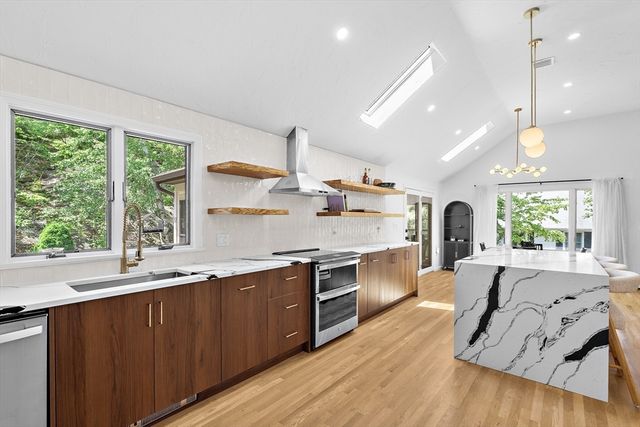 25 Dexter Rd, Melrose, MA 02176