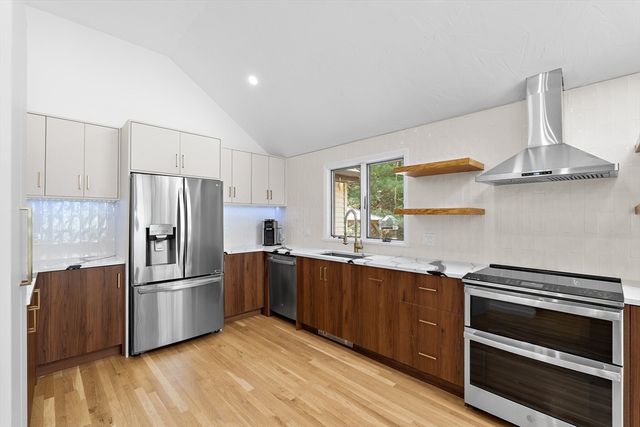 25 Dexter Rd, Melrose, MA 02176